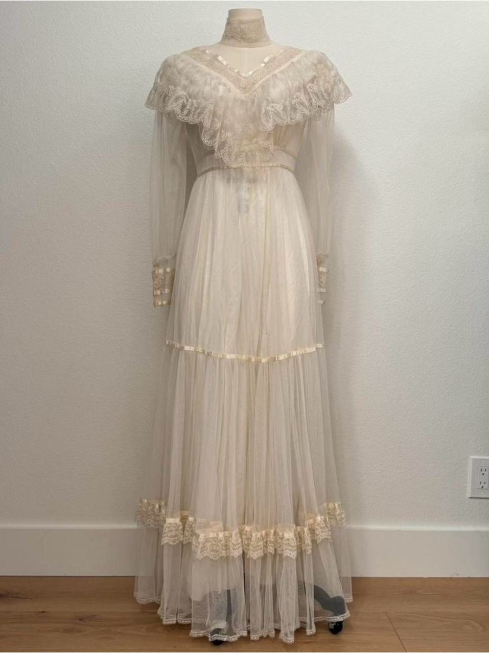 vintage 1970s ivory lace gunne sax dress gorgeous mesh lace